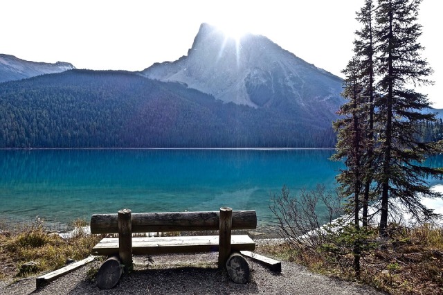 bench_lake_mountain